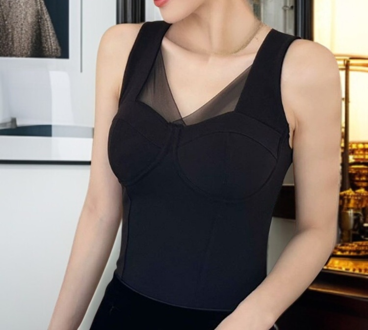 브라 내장형 여성 조끼 앞면 모습