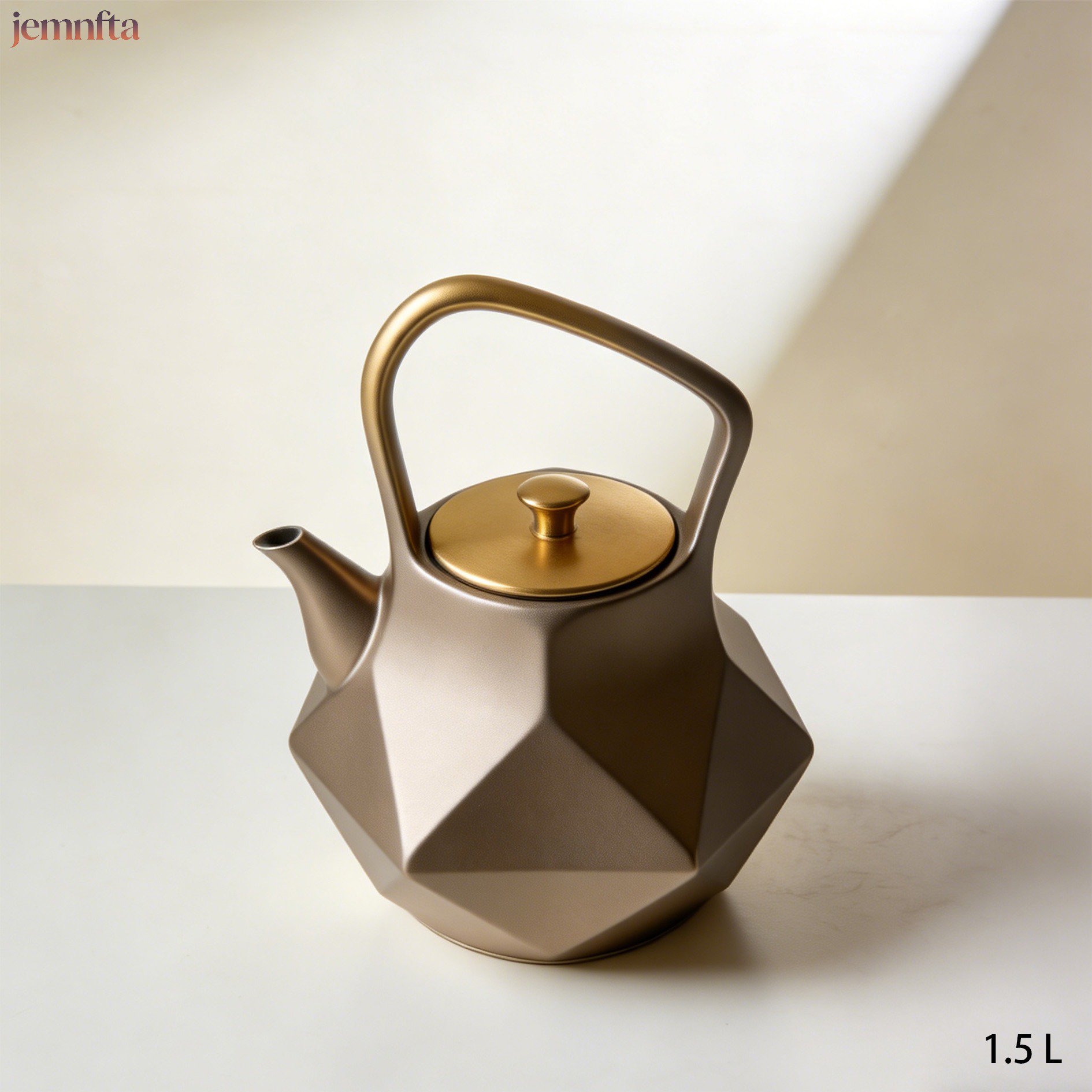 ケトルのハンドルと注ぎ口の拡大画像