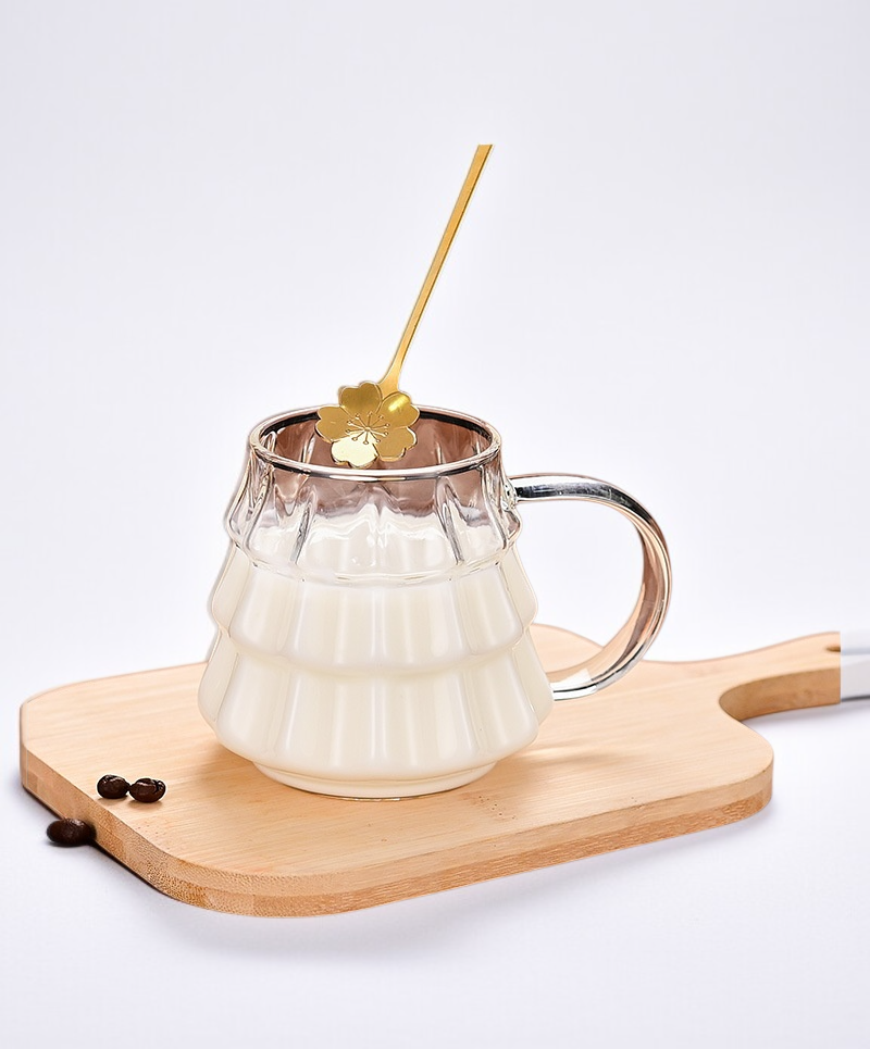 Taza de leche para el hogar en cerámica blanca