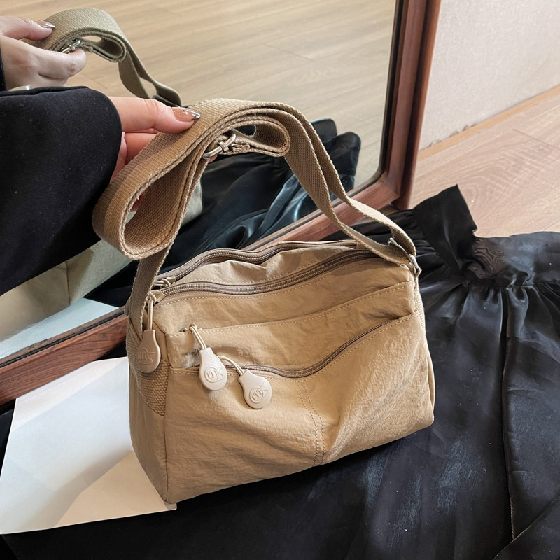  레트로 스타일 여성 숄더백