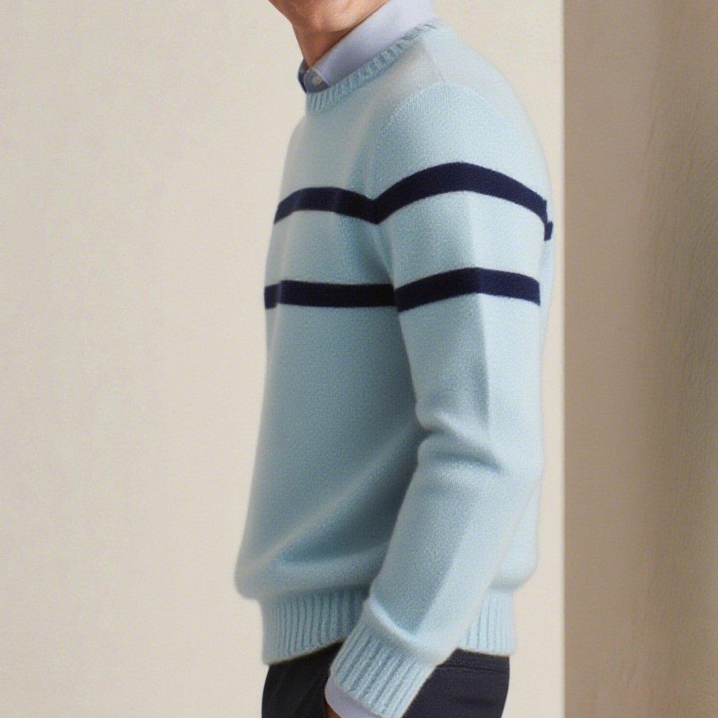 세련된 파란색 스웨터