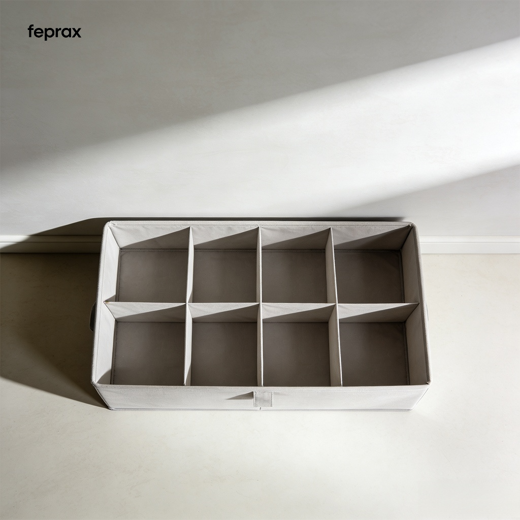 Cestas organizadoras dentro de un armario