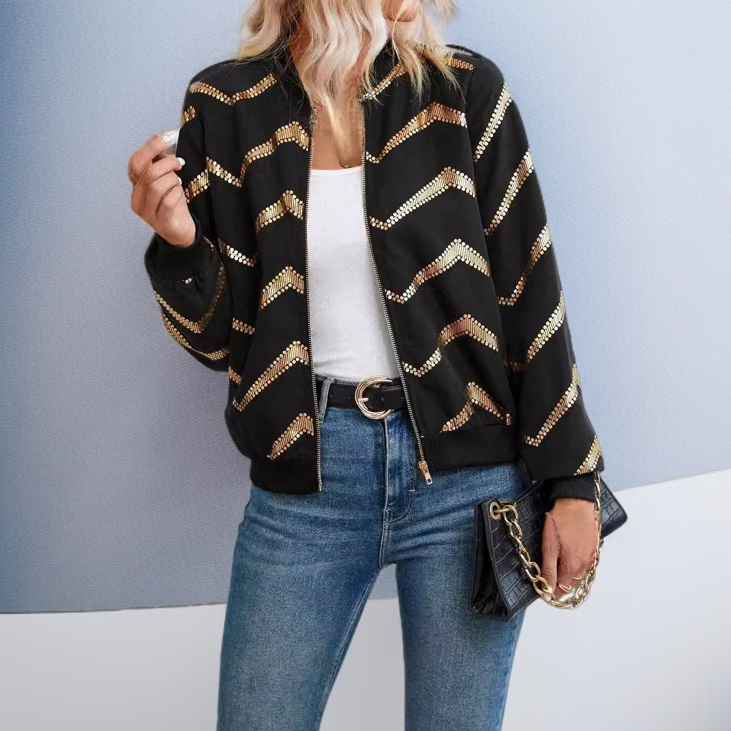 ゴールド箔プリントとジップアップの長袖が特徴のレディースボンバージャケット