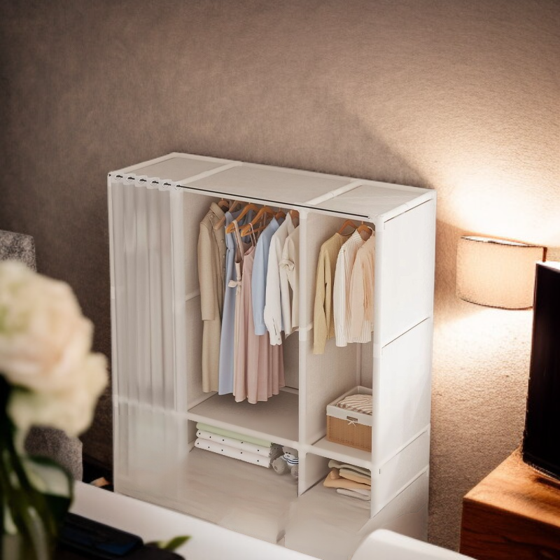 簡単組み立てワードローブの使用例