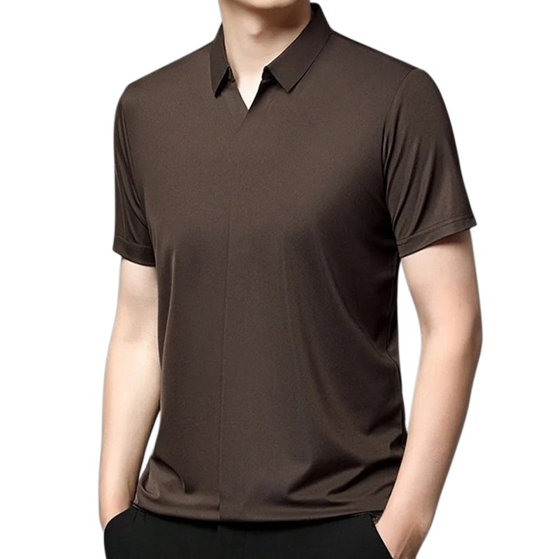 シンプルな半袖Tシャツ