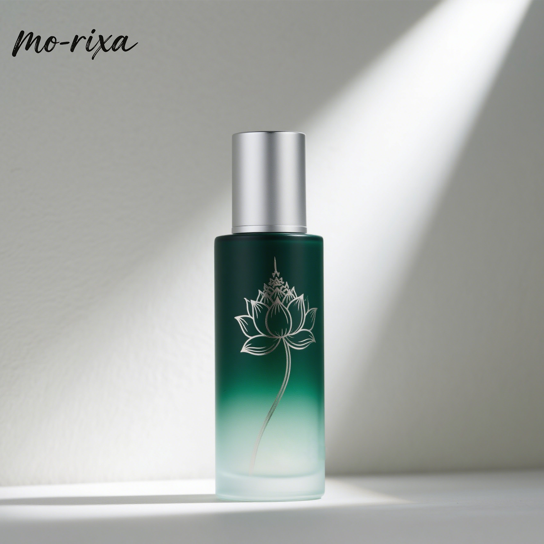 ผู้ชายใช้โทนเนอร์เพื่อผิวหน้าสุขภาพดี