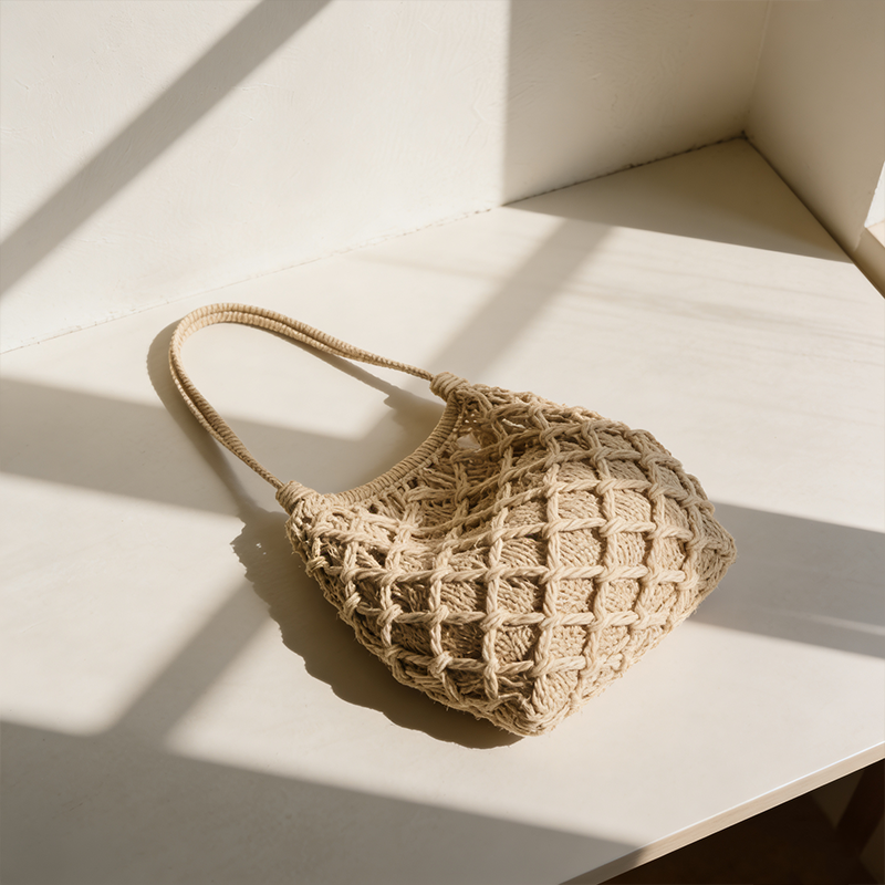 미백색 핸드메이드 숄더백 전체 모습