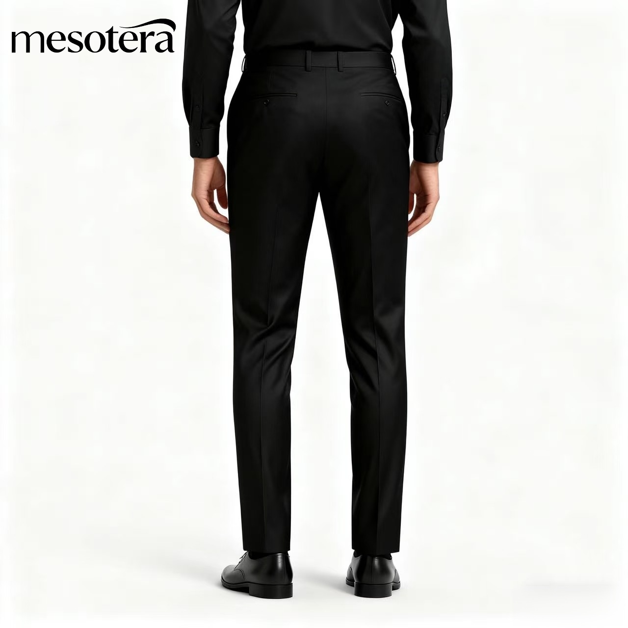 ゆったりシルエット黒パンツのコーディネート例