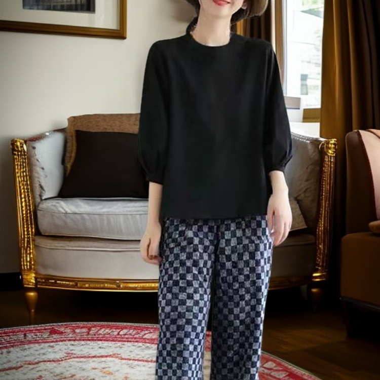 七分袖のカジュアルTシャツ