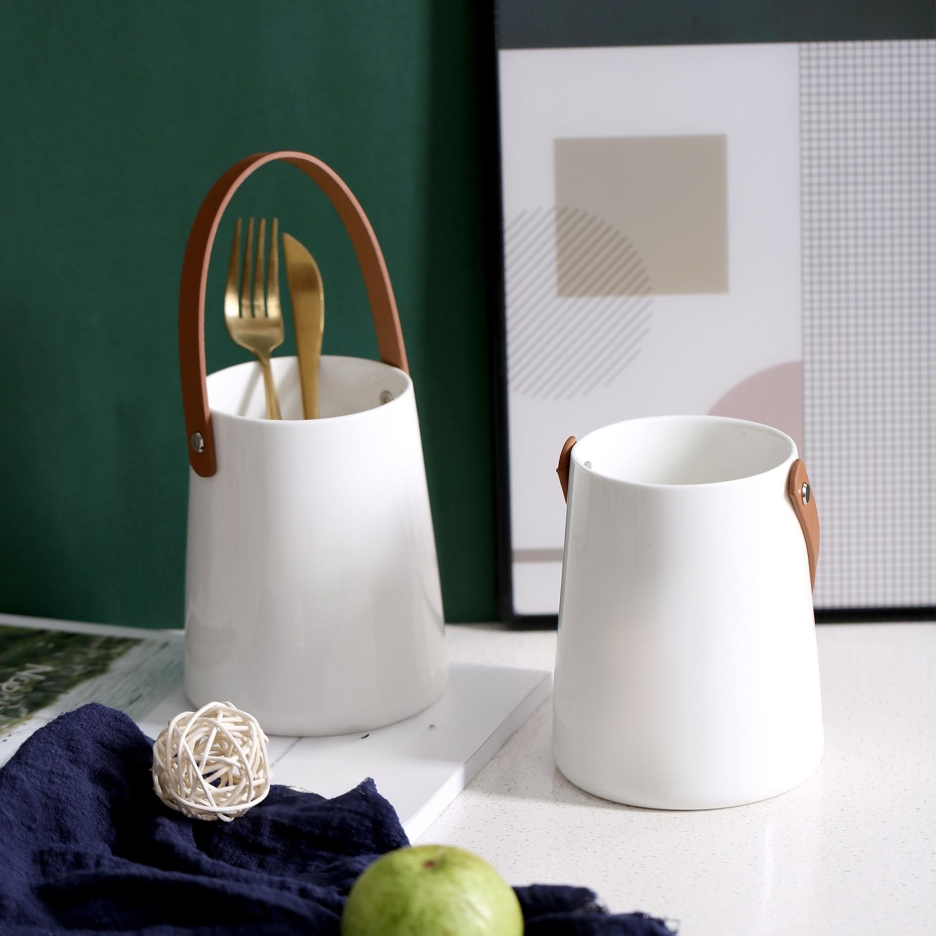 圓盤皮革提把餐具