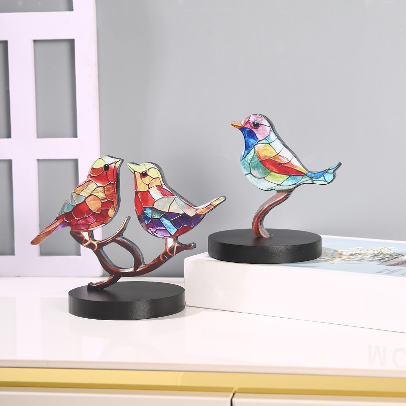 Bemalter Vogelschmuck
