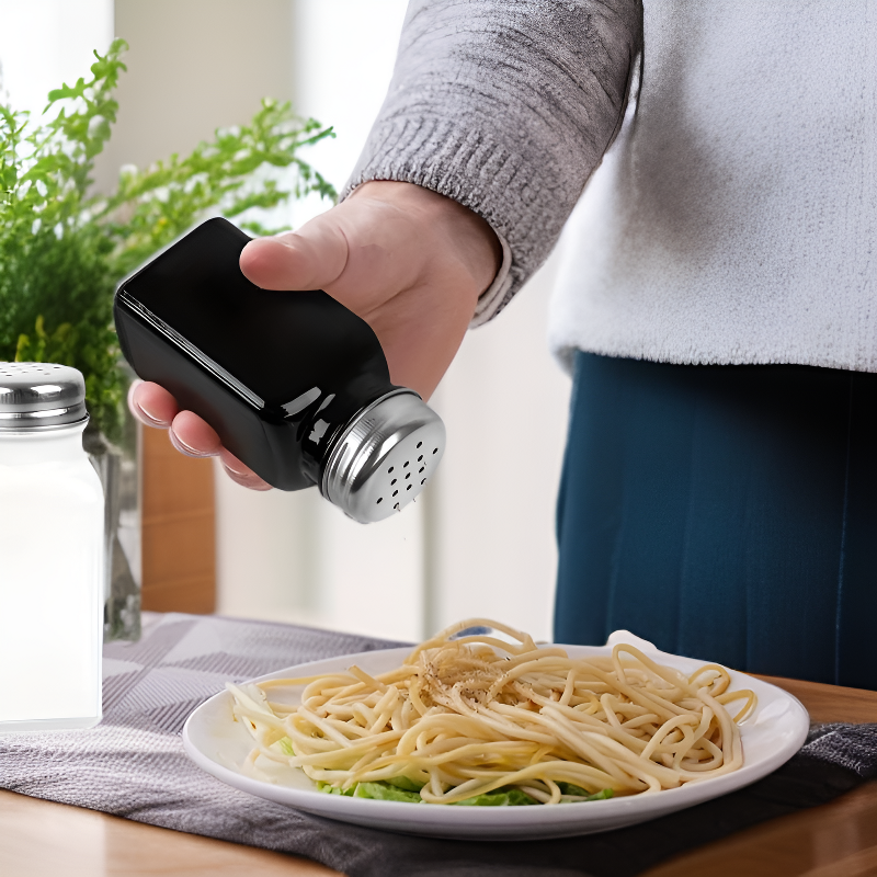 Bouteille à épices en verre carré noir et blanc, idéale pour poivre et sel