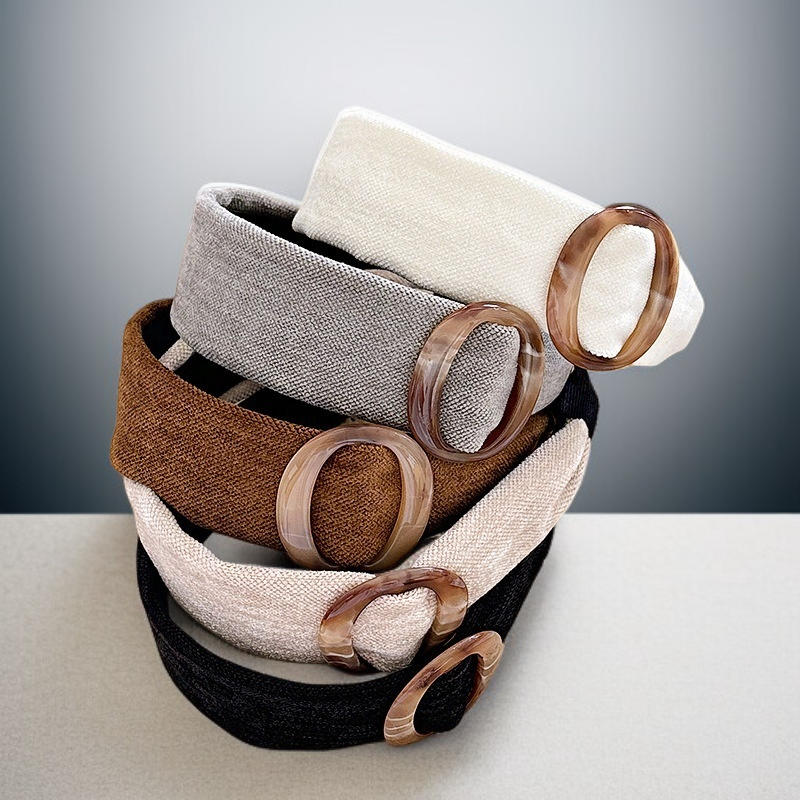 レトロなマイラール模様の小顔効果のあるつば広ヘッドバンド