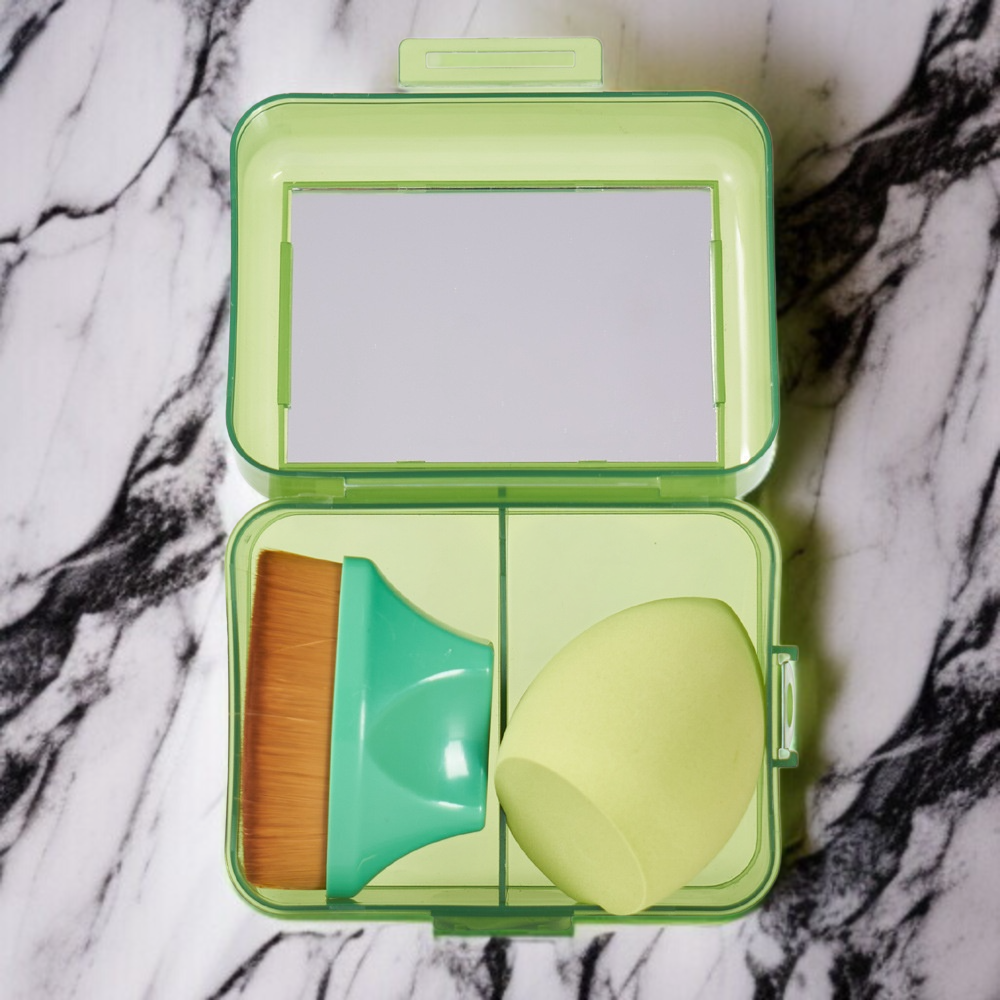 メイクブラシとマッシュルームヘアのメーキャップエッグセット