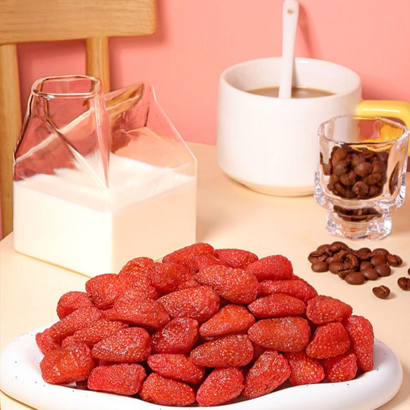 厳選クリームストロベリー丸ごとドライフルーツおやつ