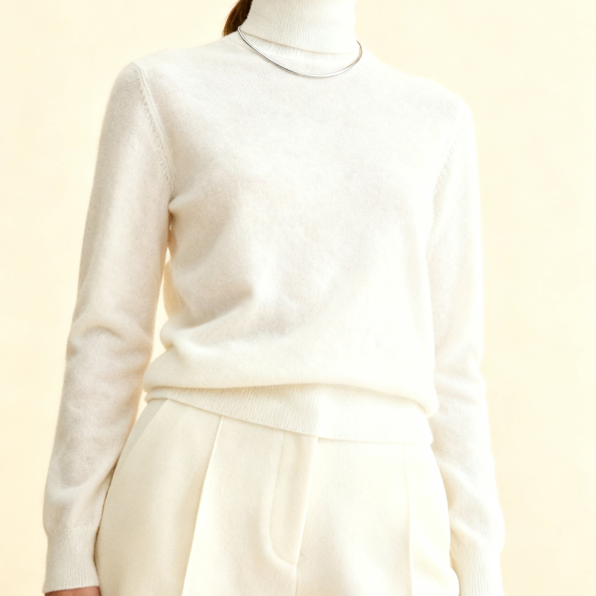 화이트 하이넥 이너 티셔츠