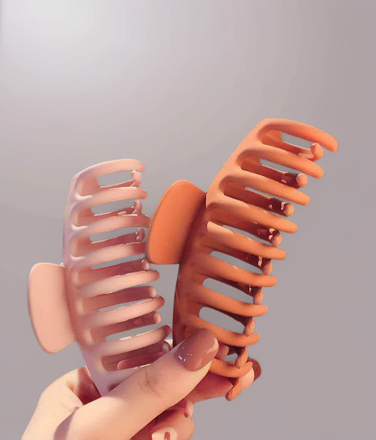 磨砂大龍骨抓夾與日常穿搭