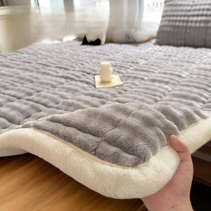 Gruby materac kaszmirowy na jesień i zimę