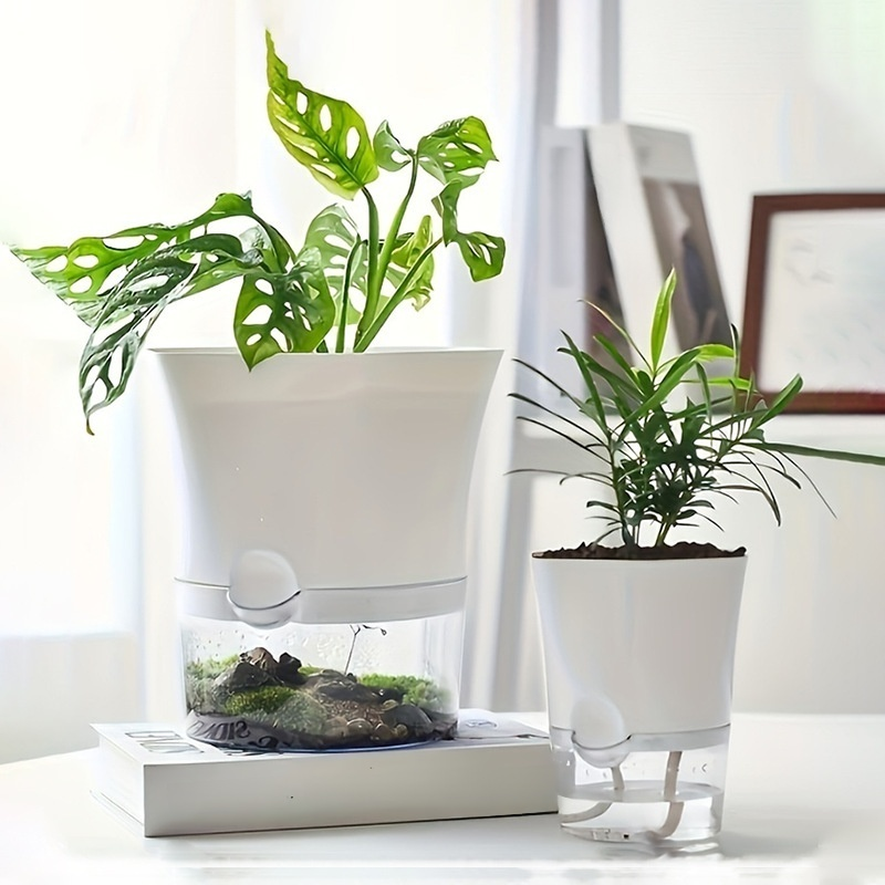 Minimalistischer selbstbewässernder Blumentopf für den Innenbereich