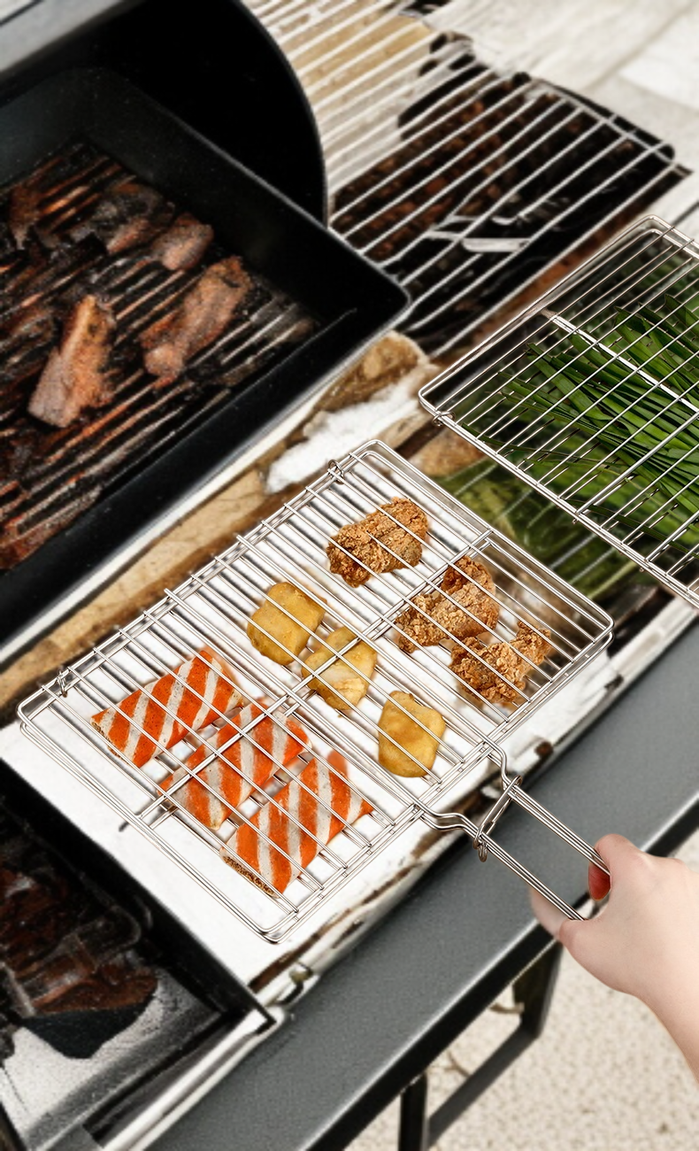 야외 캠핑 바베큐 그릴 활용 장면