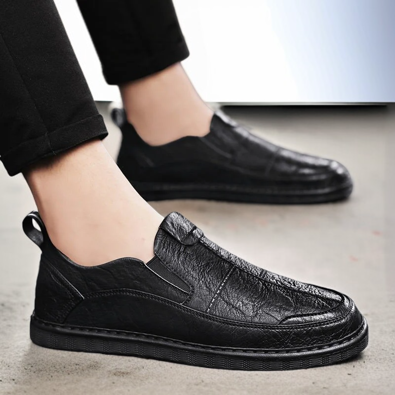 أحذية رجالية صيفية بنعل مطاطي وتهوية عالية