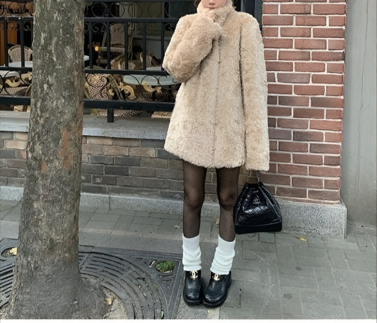 포근한 램스울 소재 여성 겨울코트