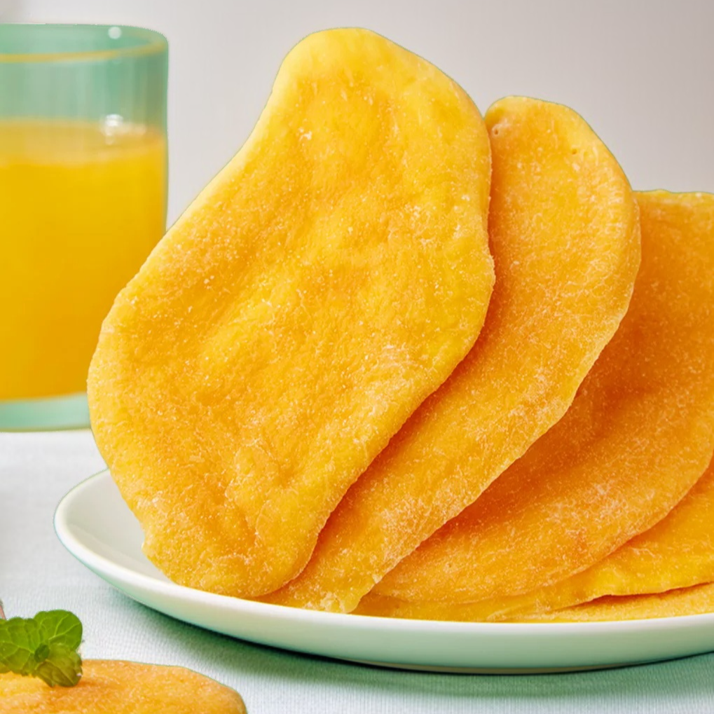 砂糖不使用のドライマンゴーの大きなスライス