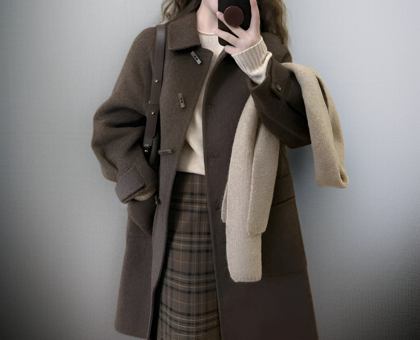 暖かい裏地付き茶色ダッフルコート