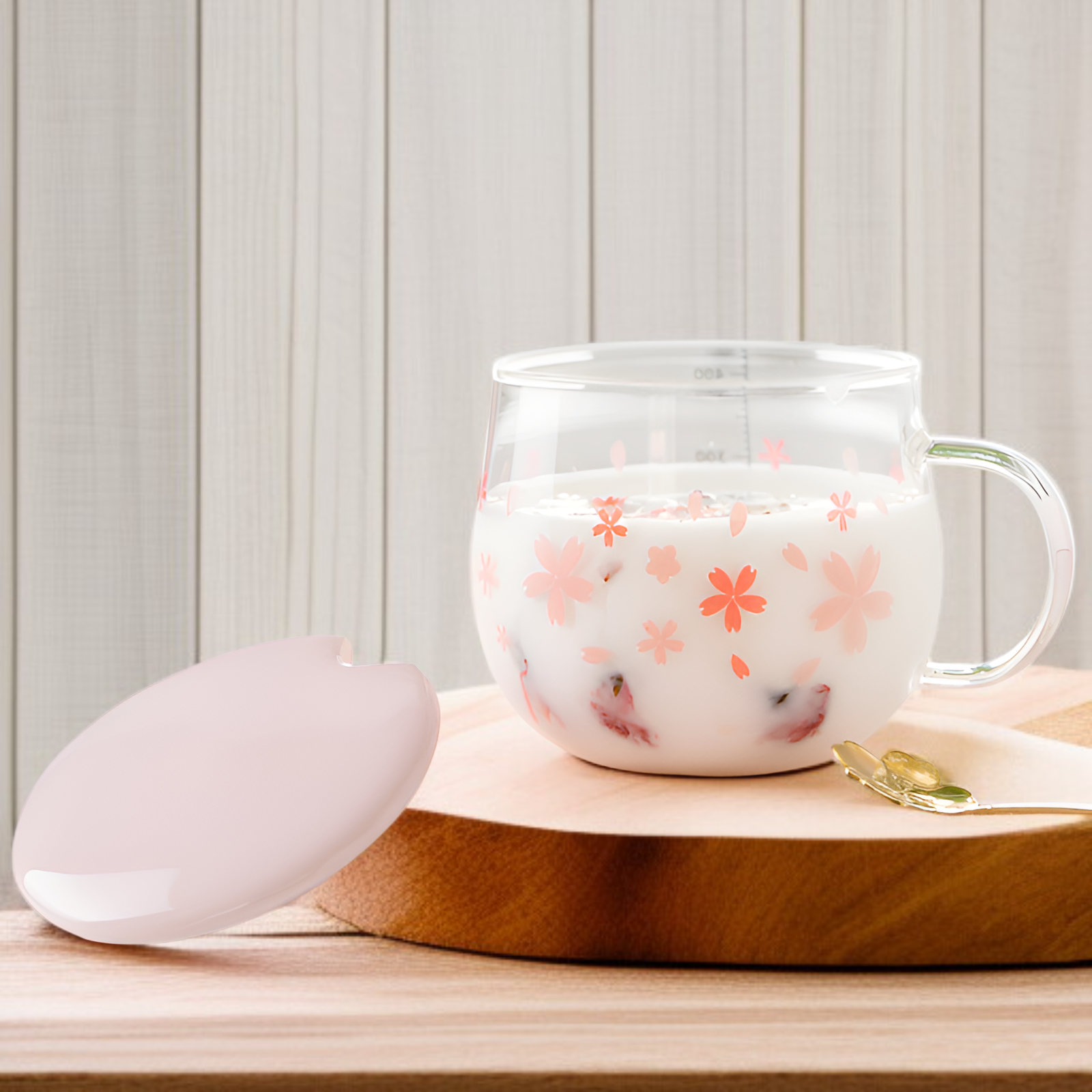 Transparentes Kirschblütenglas