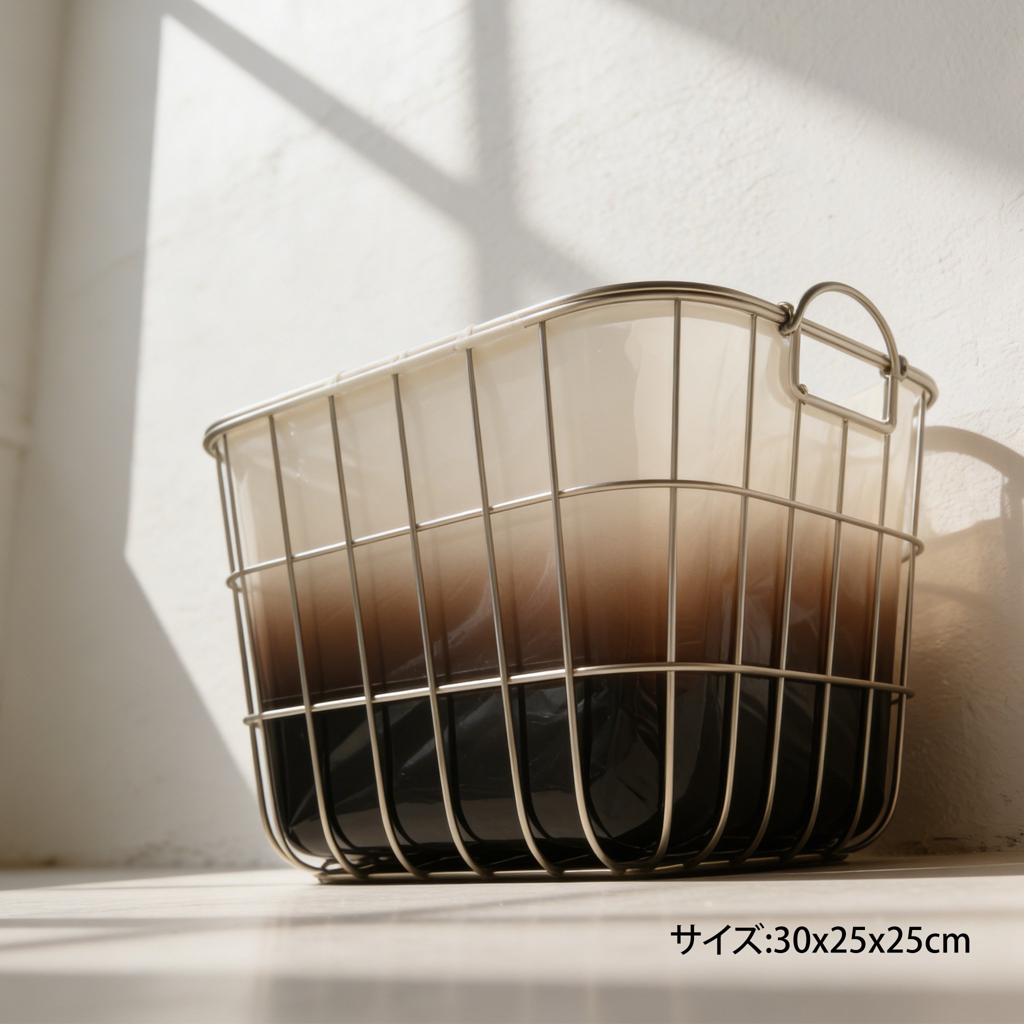 アイアンフレームとファブリック素材の丈夫な収納ボックス