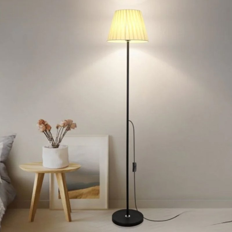 縦型省エネフロアランプ