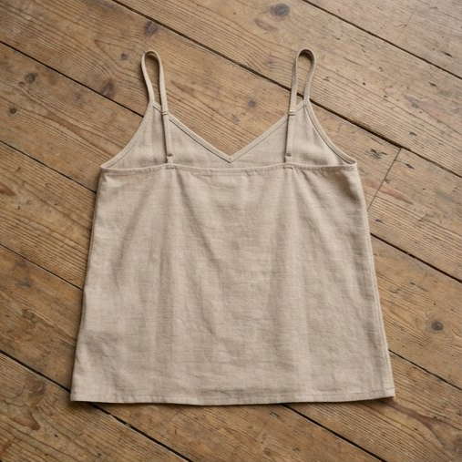 운동 중인 여성의 트레이닝 나시 디테일