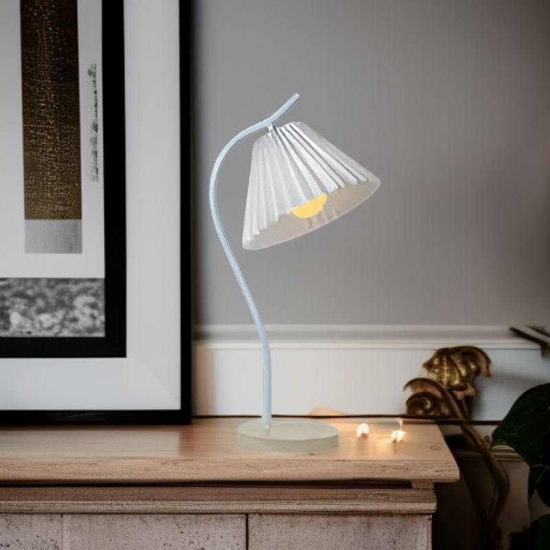 바우하우스 스타일 침대 옆 램프