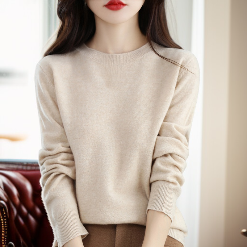 세련되고 활용도 높은 스웨터