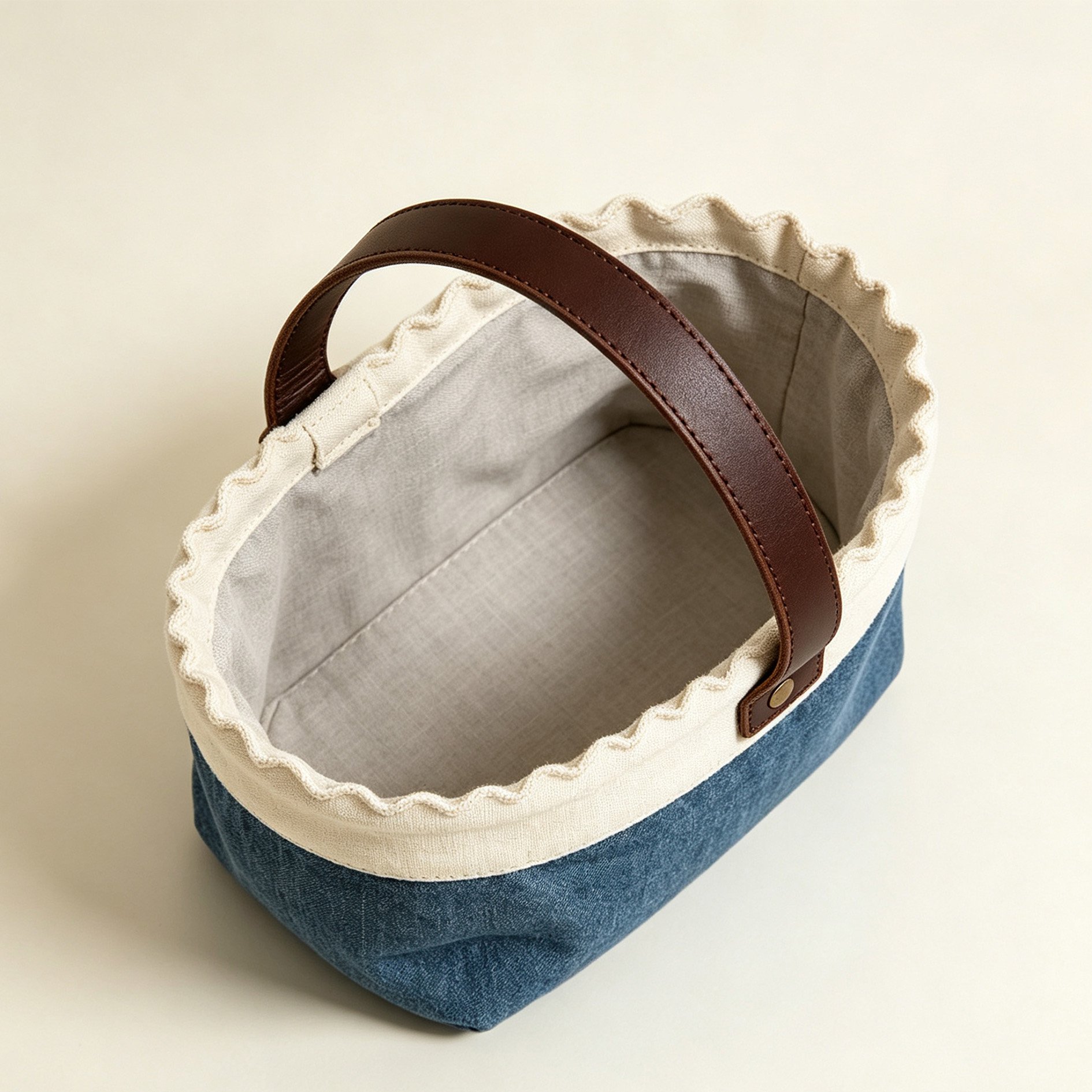 Close-up of Senlan fabric basket sturdy handles