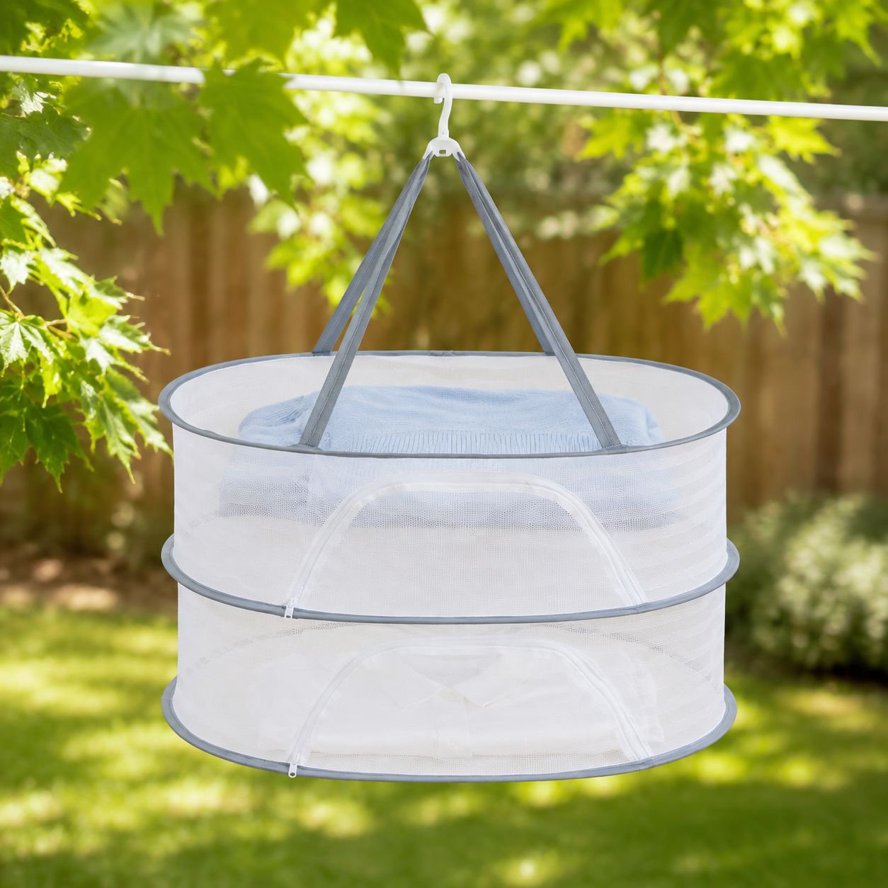 Close-up of the zipper on the windproof drying basket
