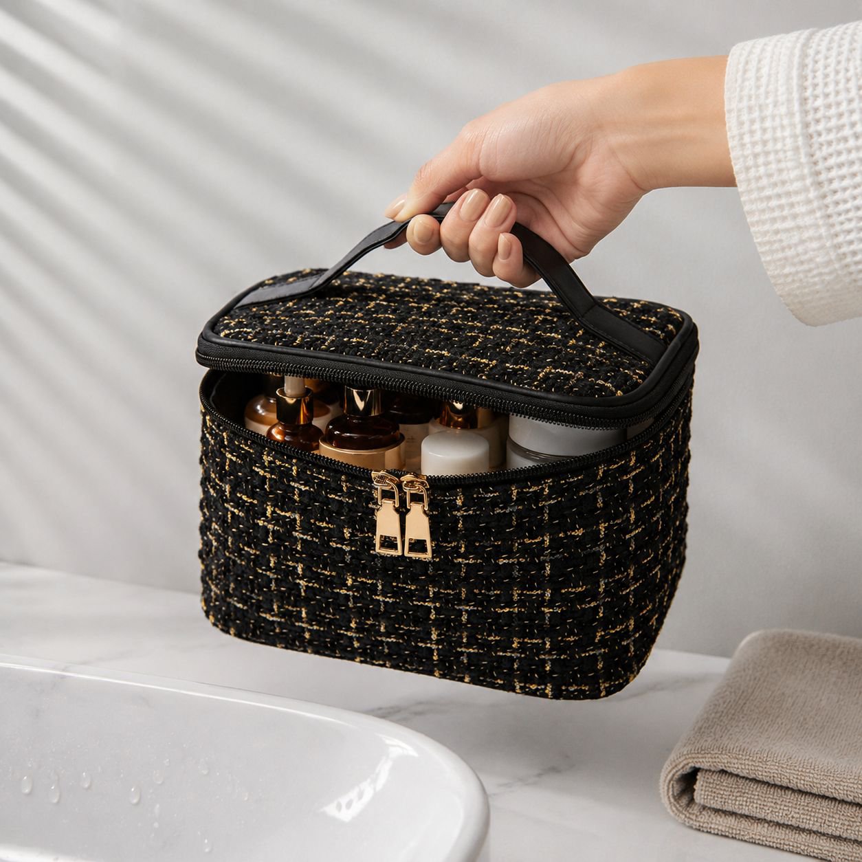 Portable large-capacity makeup organizer with multiple compartments