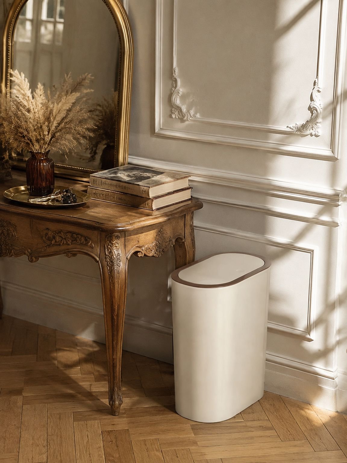 Poubelle élégante pour décoration intérieure