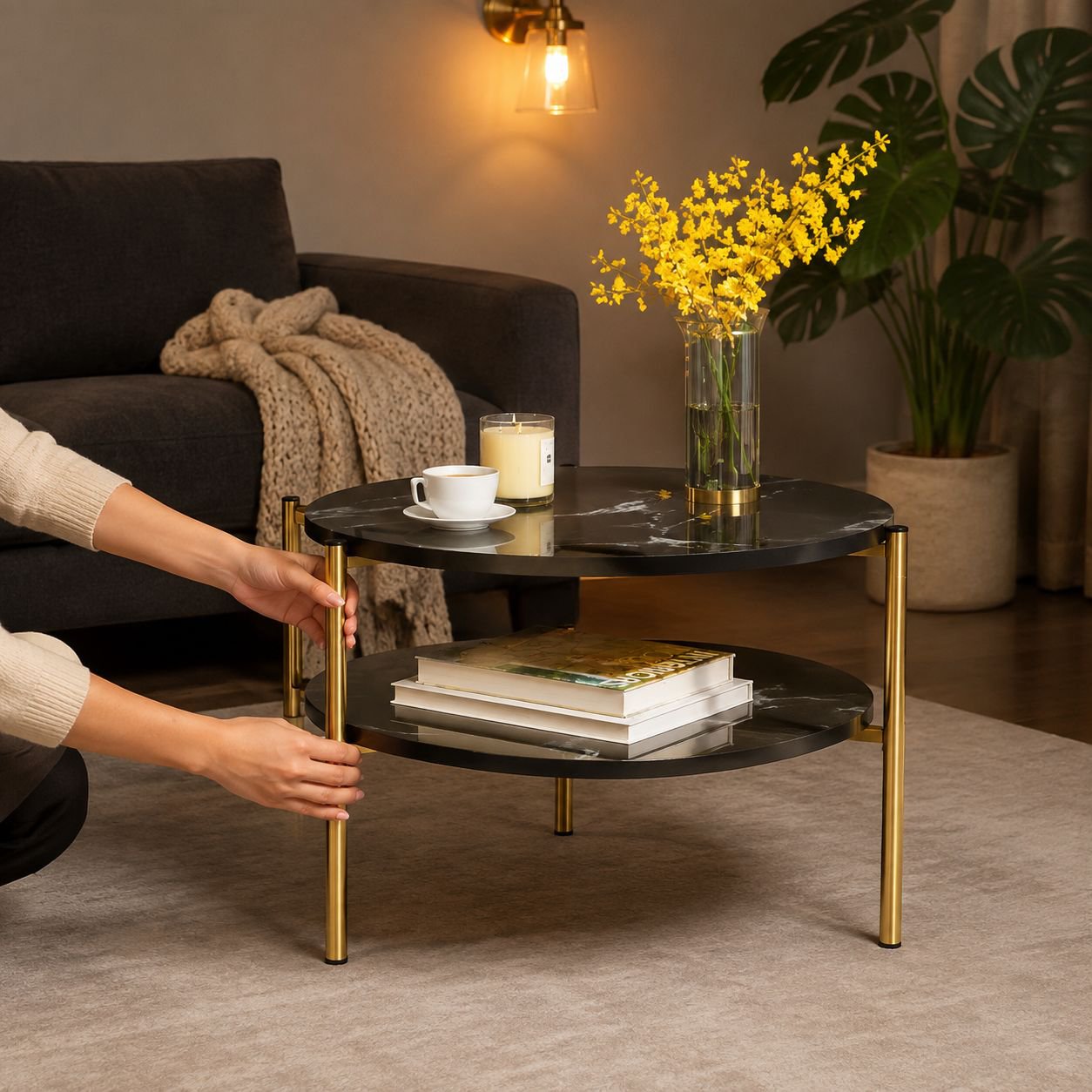 Salon moderne avec sofa minimaliste et table basse assortie