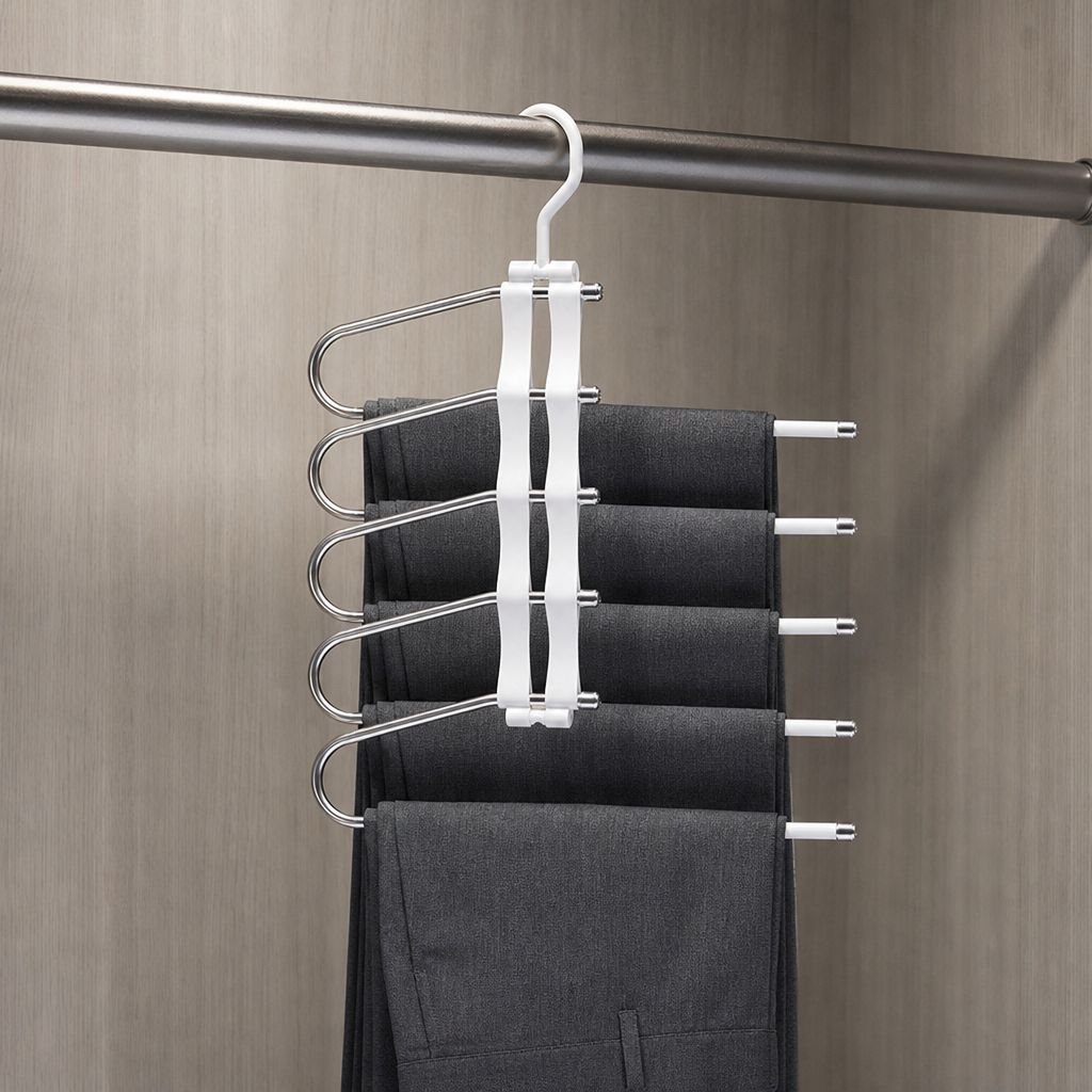 Organizador de pantalones doméstico ahorrando espacio