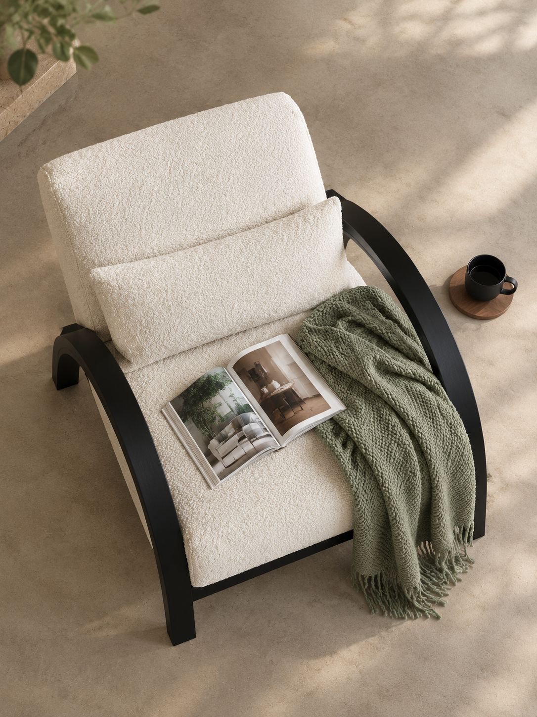 Vue latérale du fauteuil vintage pour la maison