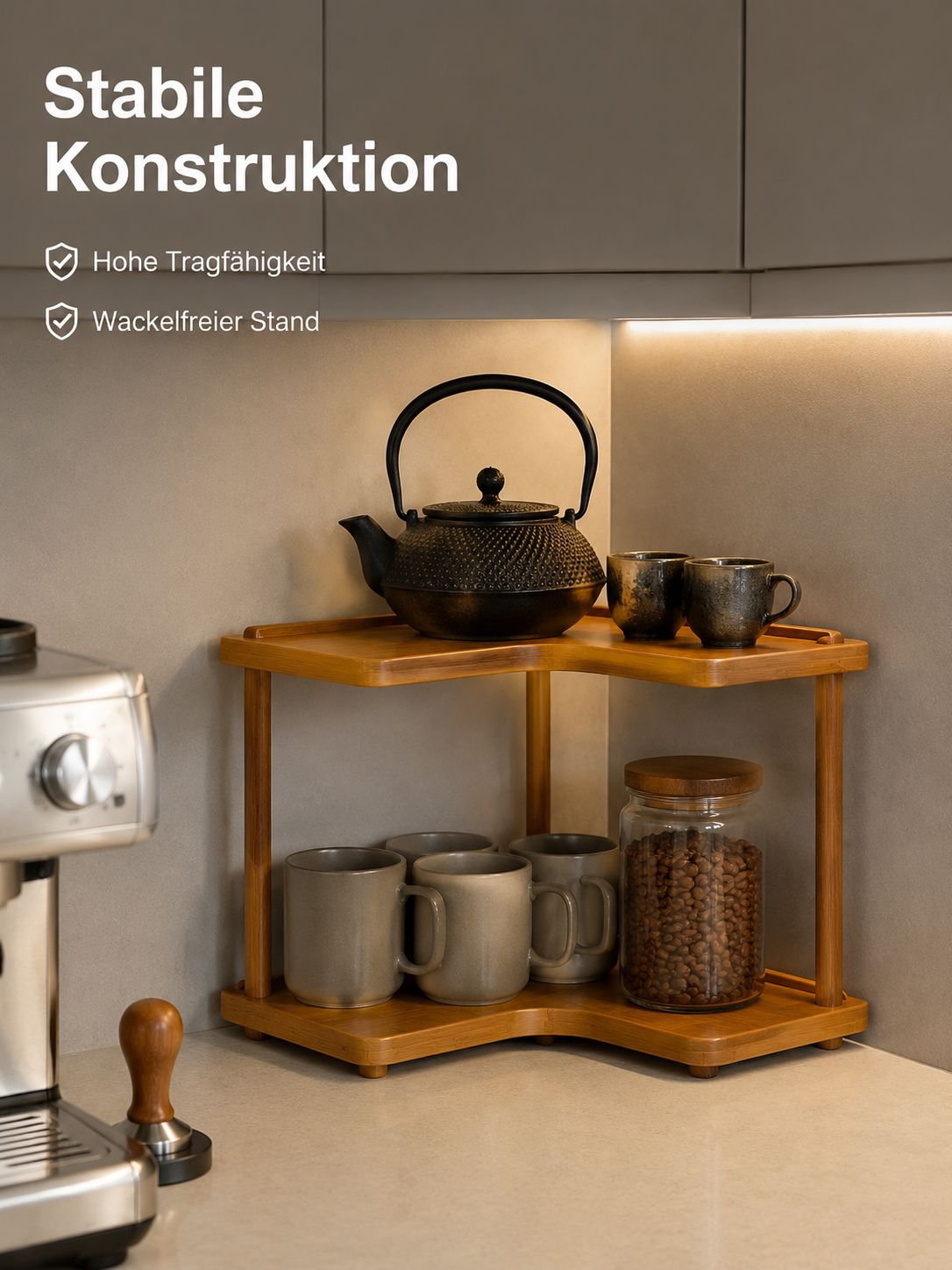 Küchenorganisation mit Eck-Tassenablage