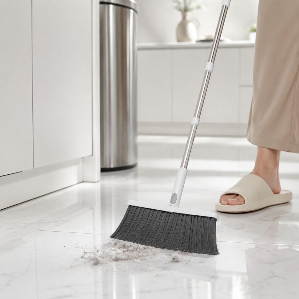 Escoba con cerdas suaves y recogedor resistente para limpieza del hogar
