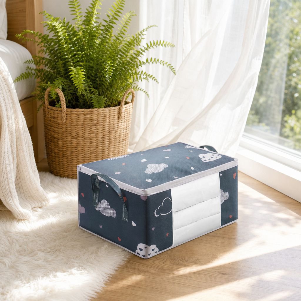 Space-saving organizer bag for closet storage