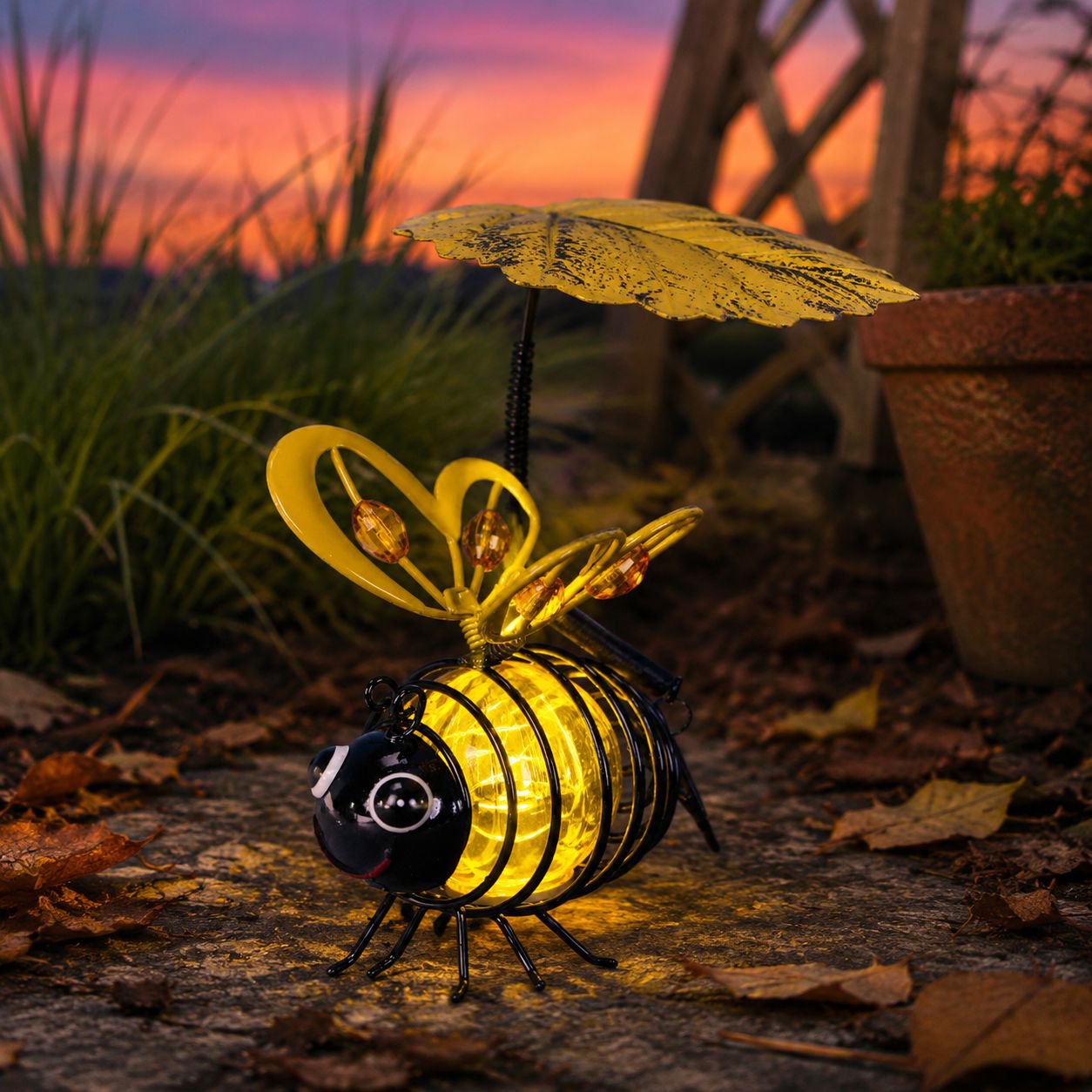 Lampe abeille solaire écologique pour terrasse et jardin