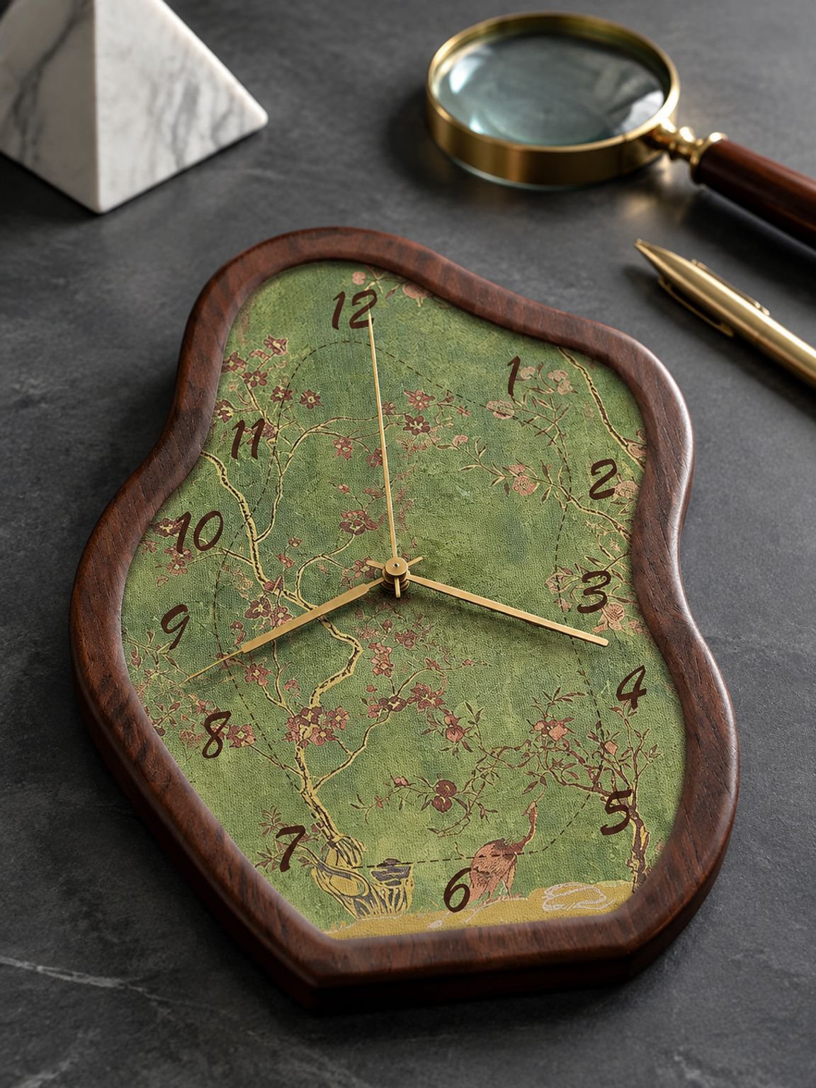 Reloj de mesa elegante con arte natural para interiores