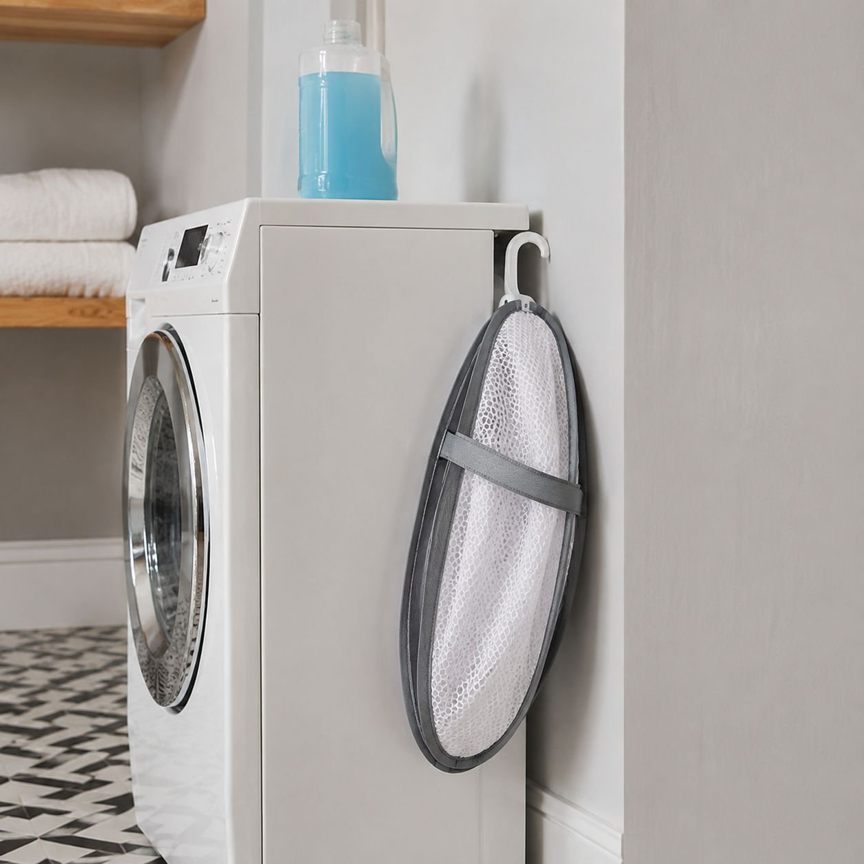 Lazy drying rack with anti-wind protection feature