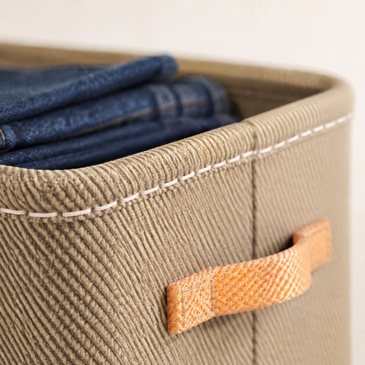 Spacious clothes storage box with reinforced steel frame