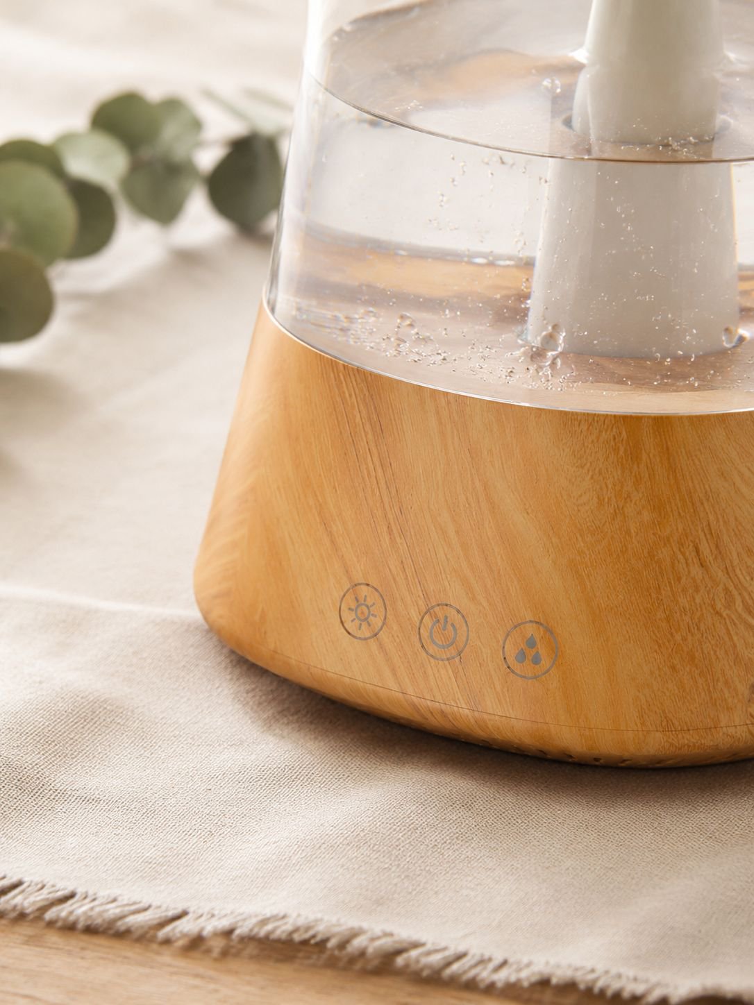 Humidificateur Nuage de champignons utilisé dans un salon moderne