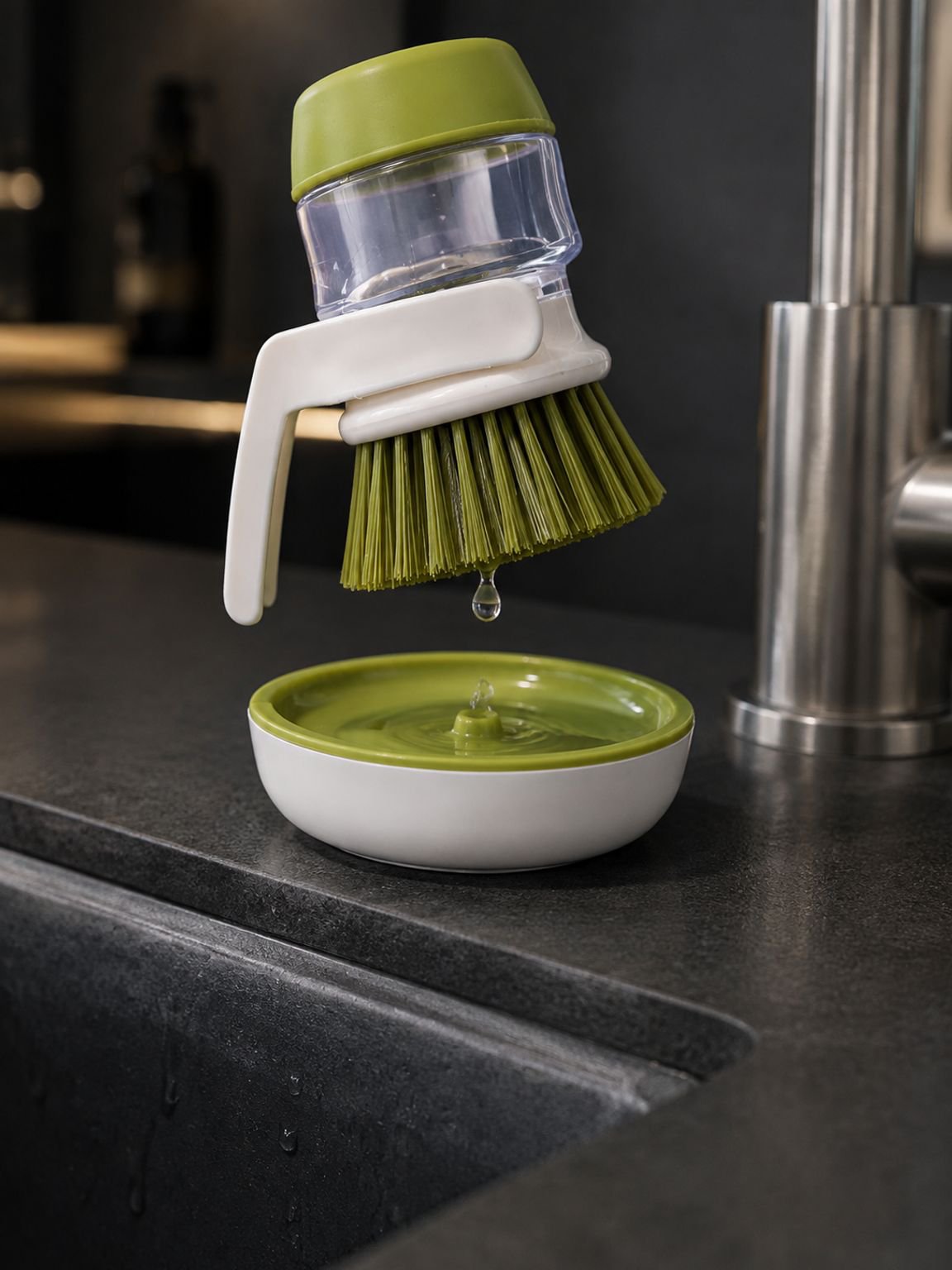 Dishwashing accessory for cleaning pots and pans